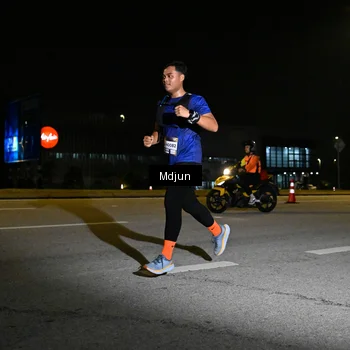 Runner Photo 7419098
