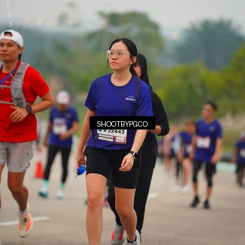 Runner Photo 7419105