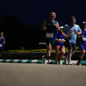 Runner Photo 7419109