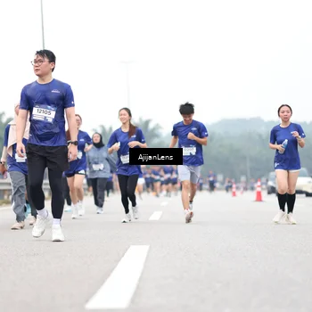 Runner Photo 7419112