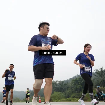 Runner Photo 7419116