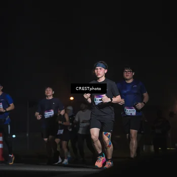 Runner Photo 7419117