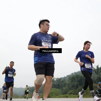 Runner Photo 7419125