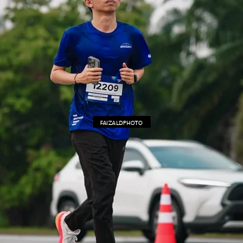 Runner Photo 7419134