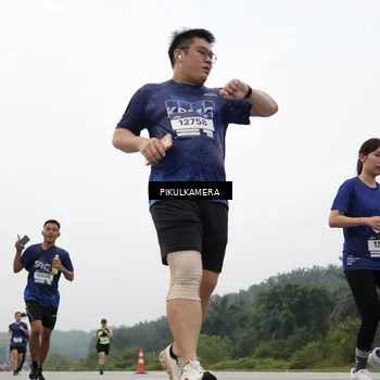 Runner Photo 7419195