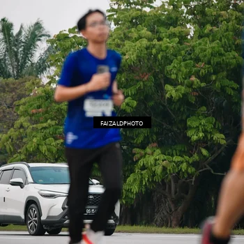 Runner Photo 7419201