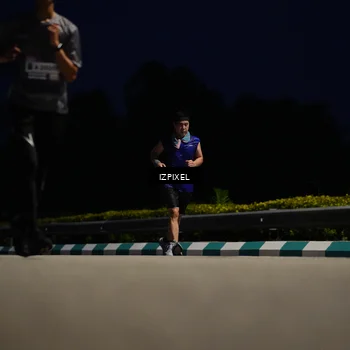 Runner Photo 7419211