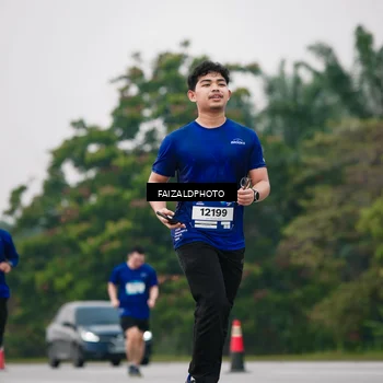 Runner Photo 7419356