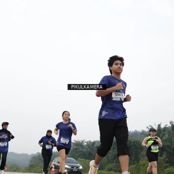 Runner Photo 7419585