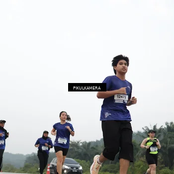 Runner Photo 7419715