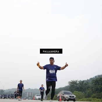 Runner Photo 7420048