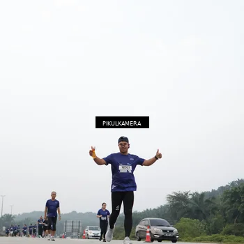 Runner Photo 7420067