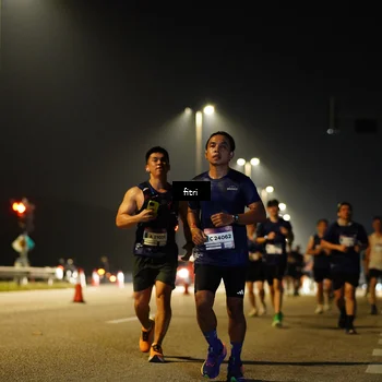 Runner Photo 7420100