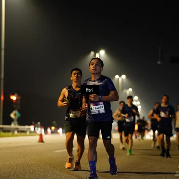 Runner Photo 7420101