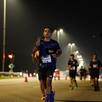 Runner Photo 7420107