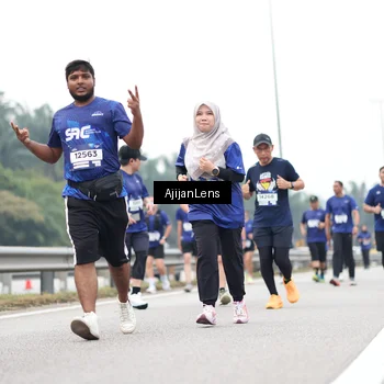 Runner Photo 7420110