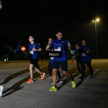 Runner Photo 7420114