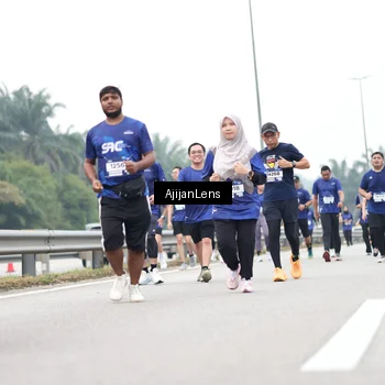 Runner Photo 7420119