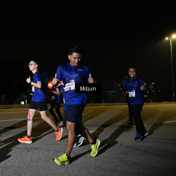 Runner Photo 7420120