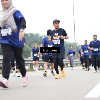 Runner Photo 7420265