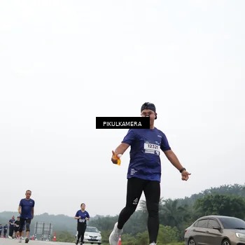 Runner Photo 7420269