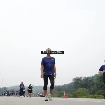 Runner Photo 7420481