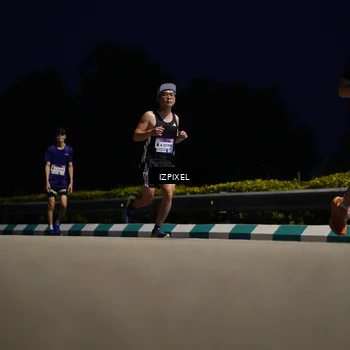 Runner Photo 7420505