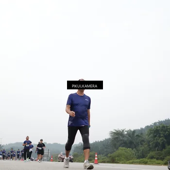 Runner Photo 7420511
