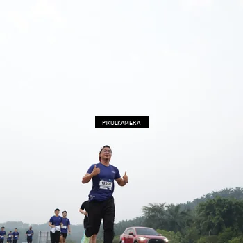 Runner Photo 7420698