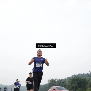 Runner Photo 7420714