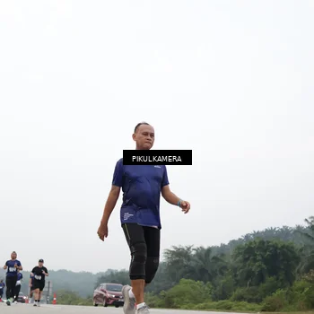 Runner Photo 7420730