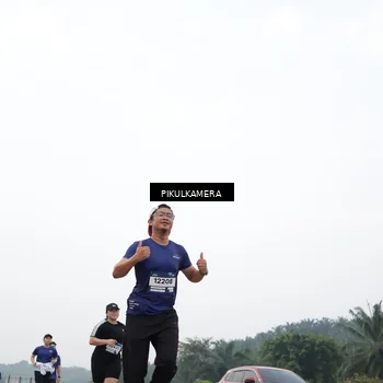 Runner Photo 7420851