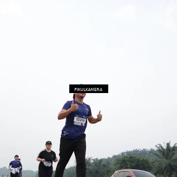 Runner Photo 7420912