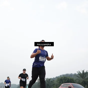 Runner Photo 7420974