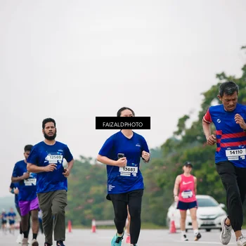 Runner Photo 7421054