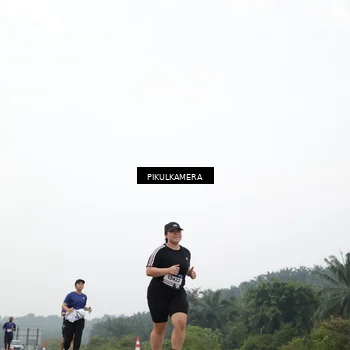 Runner Photo 7421062