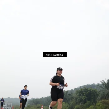 Runner Photo 7421105