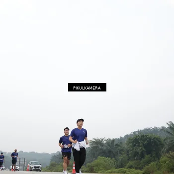 Runner Photo 7421208