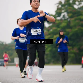 Runner Photo 7421234