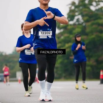 Runner Photo 7421240