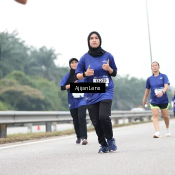 Runner Photo 7421436