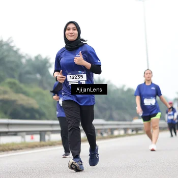 Runner Photo 7421446