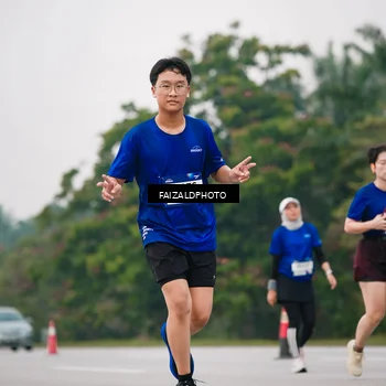 Runner Photo 7421692