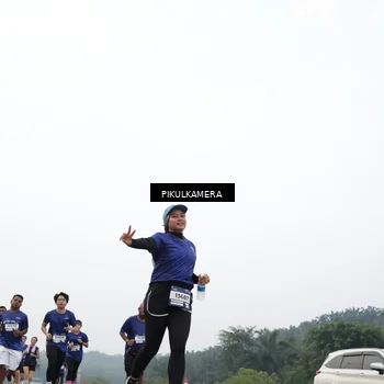 Runner Photo 7422203