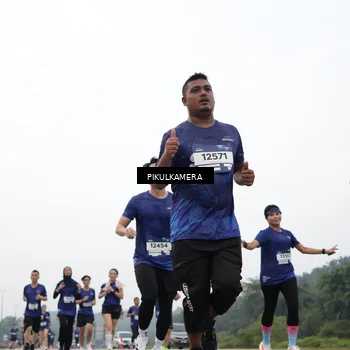 Runner Photo 7422706