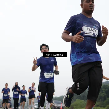 Runner Photo 7422761