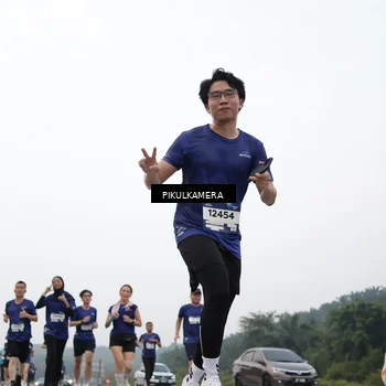 Runner Photo 7422816