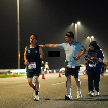Runner Photo 7423040