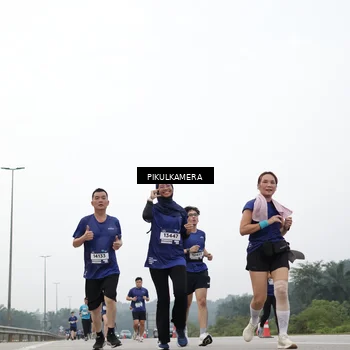 Runner Photo 7423041