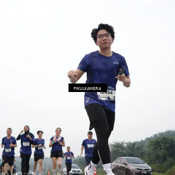 Runner Photo 7423080